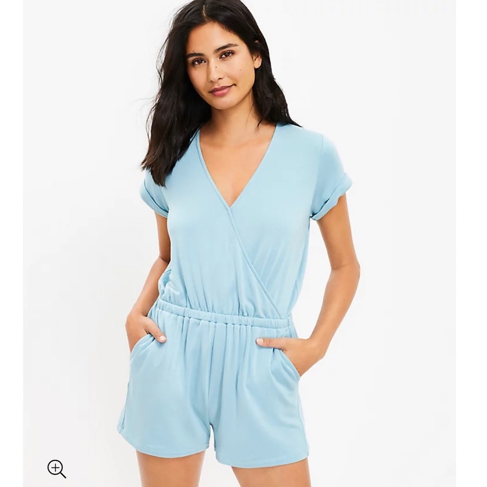 Like new! Lou & Grey Loft SignatureSoft Crossover Jumper. Aqua blue. Medium